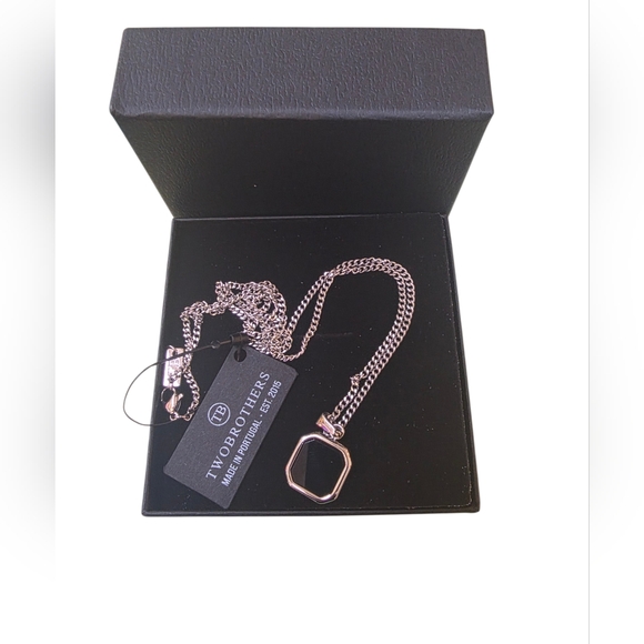 New Stainless Steel Pendant With 22" Chain - Picture 5 of 5